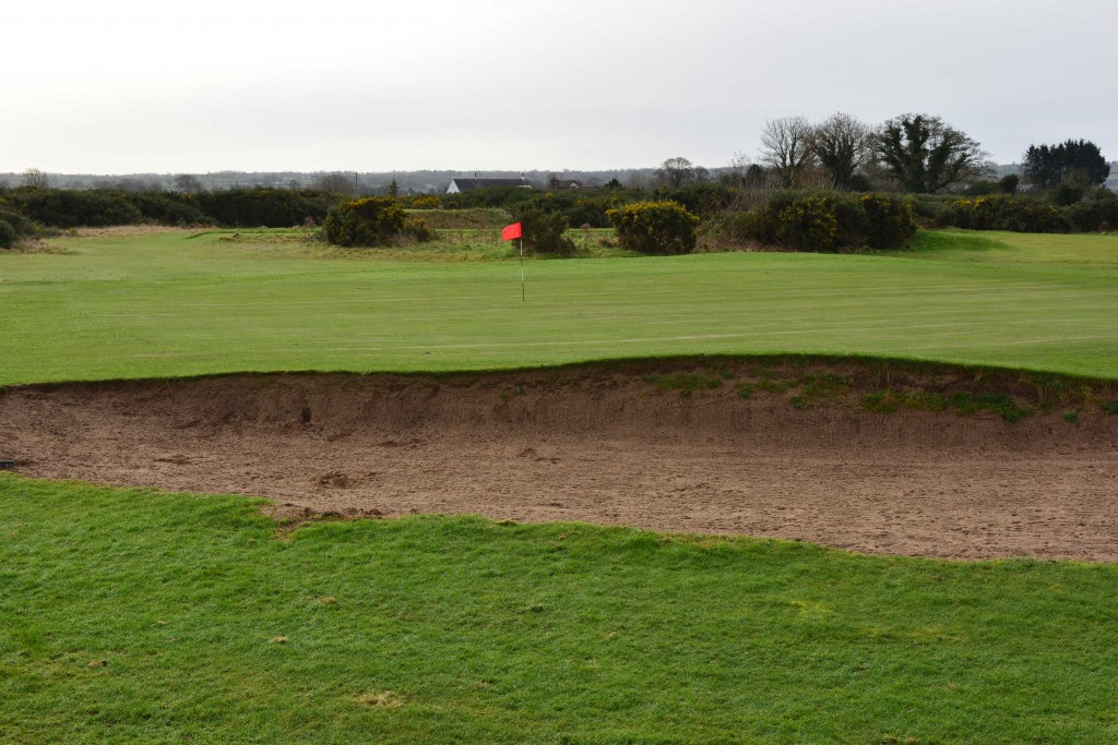 Hole-17-Down-Royal-Park-Golf-Course